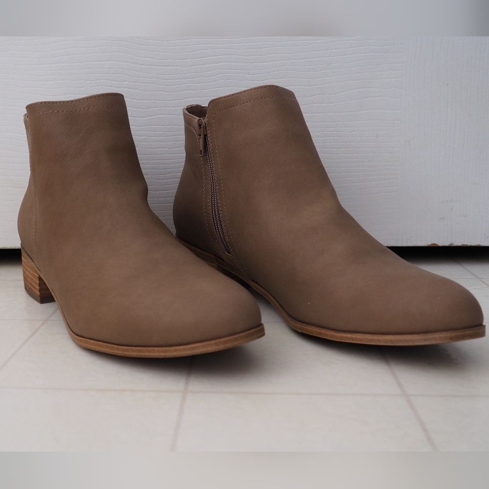 Denver Hayes Brown Ankle Booties